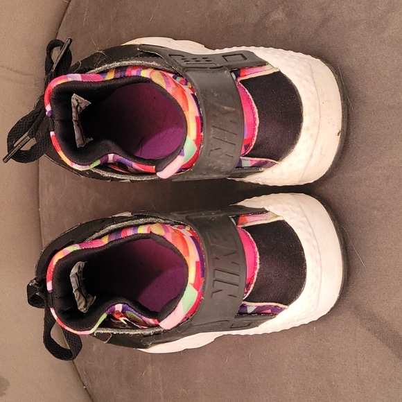 Nike Huarache - Picture 3 of 6